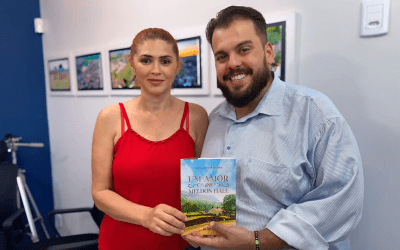 Vereador Robert Ziemann celebra a recepção do livro 