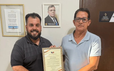 Vereador Robert Ziemann recebe Láurea de Agradecimento em memória de seu pai, Dr. Anísio Ziemann